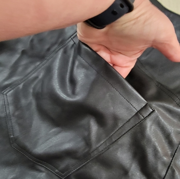 Blank NYC Black Faux Leather Shorts Flouncy Vegan Size 31 - Picture 9 of 14